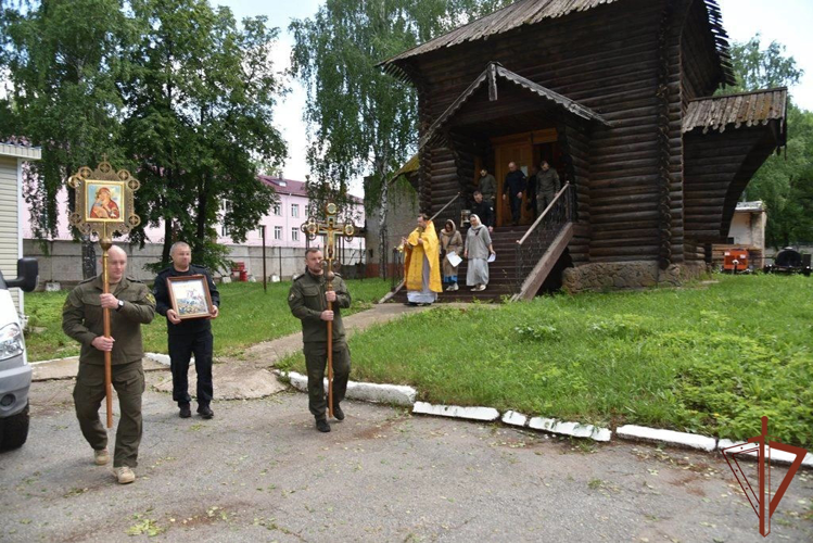В Удмуртии росгвардейцы приняли участие в божественной литургии, посвященной памяти Дмитрия Донского
