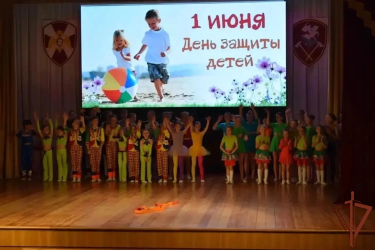 В Нижнем Новгороде росгвардейцы поздравили ребят с Международным днем защиты детей