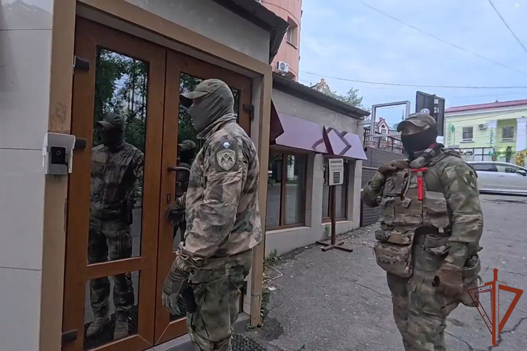 В Хабаровске при силовой поддержке спецназа Росгвардии пресечена деятельность сети интим-салонов