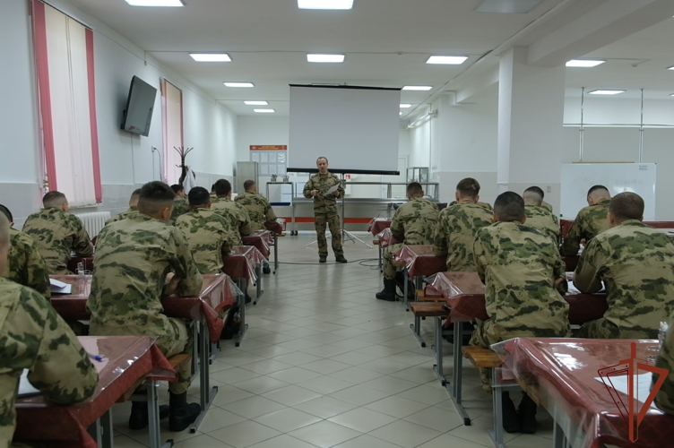 Учебно-методический сбор с офицерами-выпускниками военных вузов завершился в Сибирском округе Росгвардии