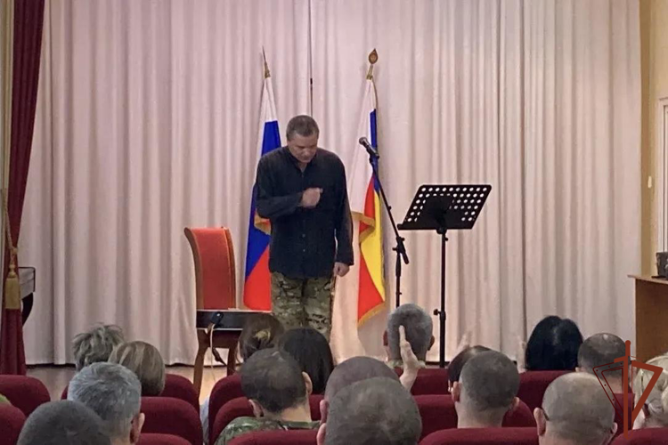 Актер Сергей Маховиков посетил госпиталь Росгвардии в Ростовской области