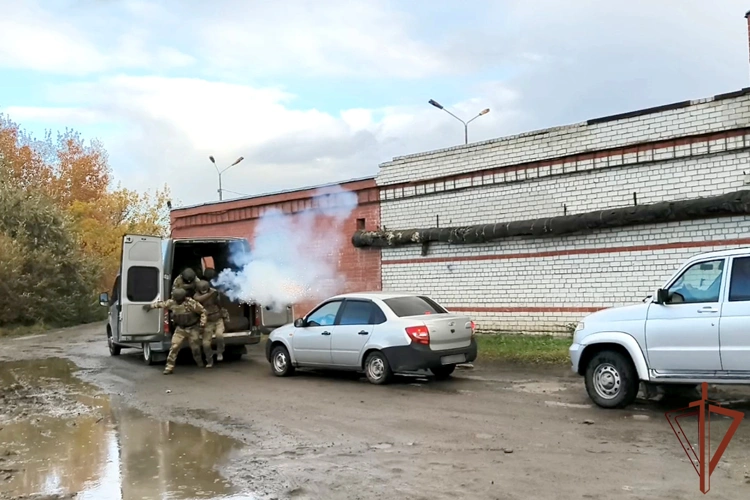 Сотрудники СОБР в Уральском округе Росгвардии отметили свой профессиональный праздник