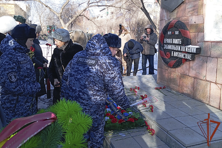 На Дальнем Востоке росгвардейцы приняли участие в мероприятиях, посвященных дню памяти воинов-интернационалистов