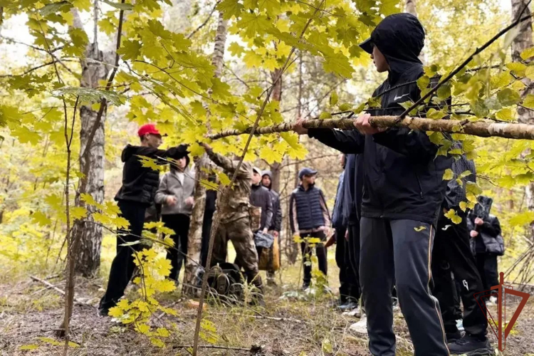 В Мордовии росгвардеец провел для школьников полевое занятие (видео)