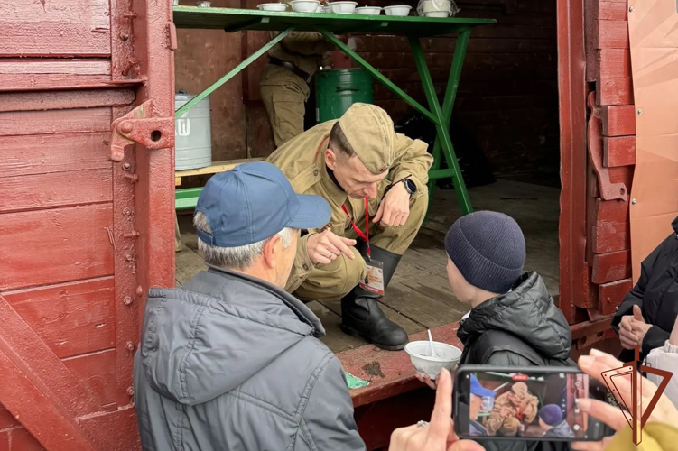 Росгвардейцы обеспечили безопасность во время прибытия «Поезда Победы» в Чувашию (видео)