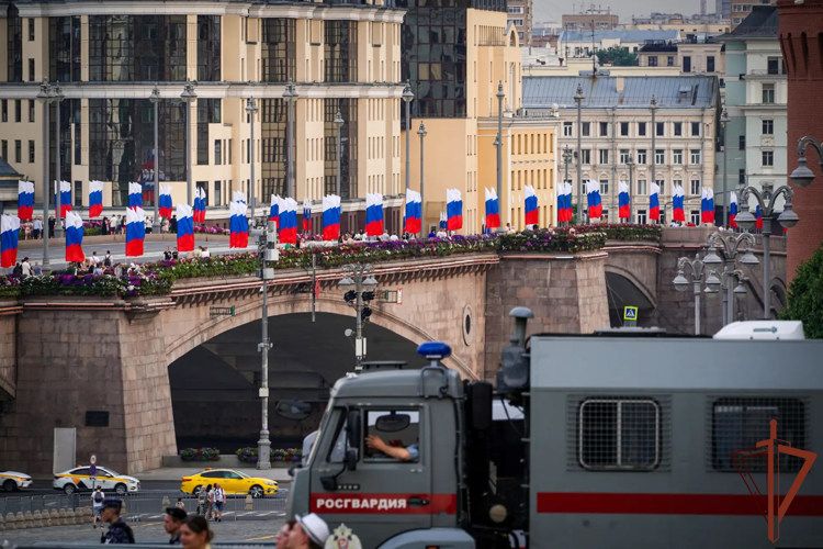 Росгвардейцы обеспечили безопасность Дня России в регионах Центрального федерального округа (видео)