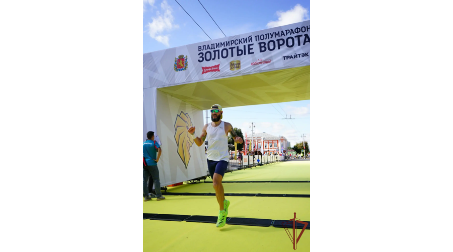 Во Владимире росгвардеец принял участие в полумарафоне «Золотые ворота»