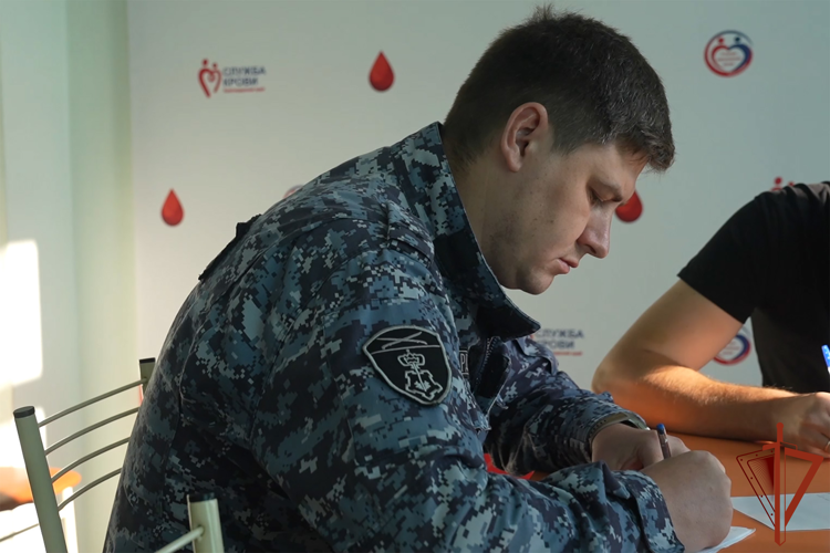 Региональный запас крови пополнили росгвардейцы Краснодарского края