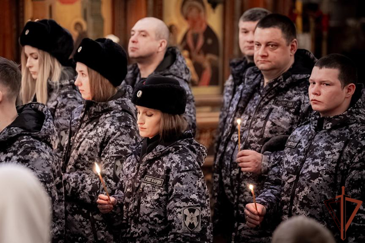 Командование и личный состав Приволжского ордена Жукова округа Росгвардии приняли участие в молебне о русском воинстве