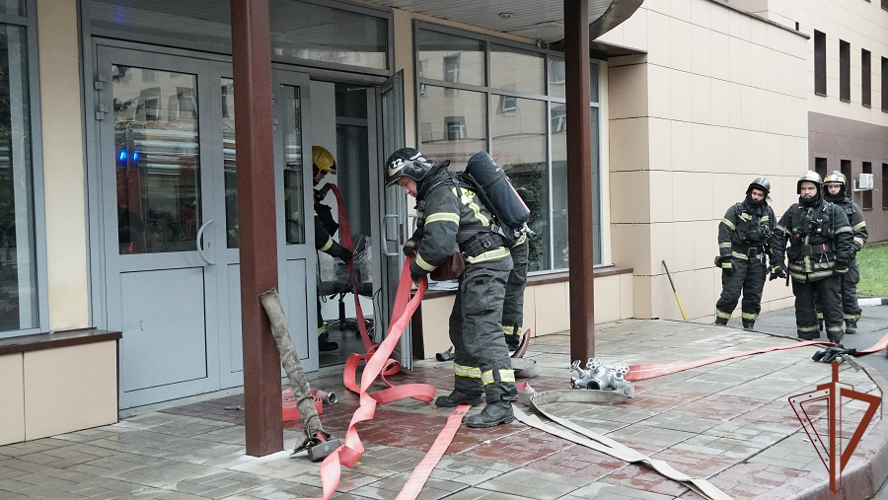 В Центральном округе Росгвардии прошли пожарно-тактические учения