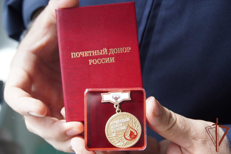 Офицер Росгвардии из Чувашии стал «Почетным донором России» (видео)