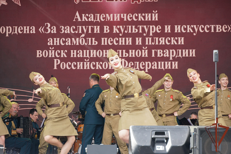 Академический ансамбль Росгвардии поздравил ульяновцев с Днем города