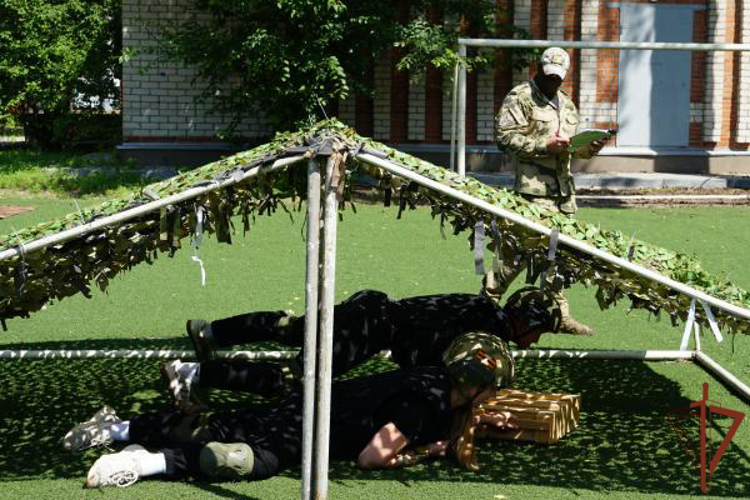 Росгвардейцы провели для школьников Воронежской области военно-спортивную игру «Зарница» в новом формате (видео)