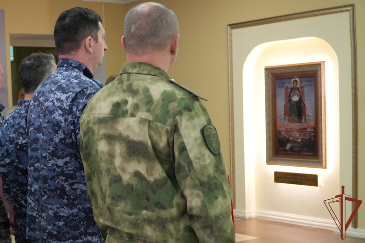 В Управлении Росгвардии по Архангельской области состоялось торжественное освящение иконы Божией Матери