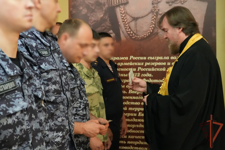 В Управлении Росгвардии по Архангельской области состоялось торжественное освящение иконы Божией Матери