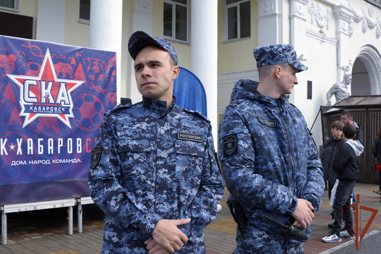 Росгвардия обеспечила безопасность во время проведения футбольного матча в Хабаровске