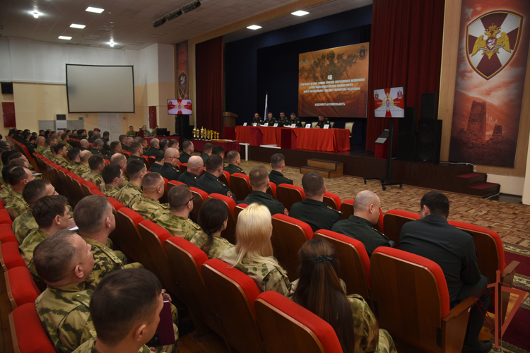 В грозненском соединении Росгвардии подведены итоги служебно-боевой деятельности за 2025 год