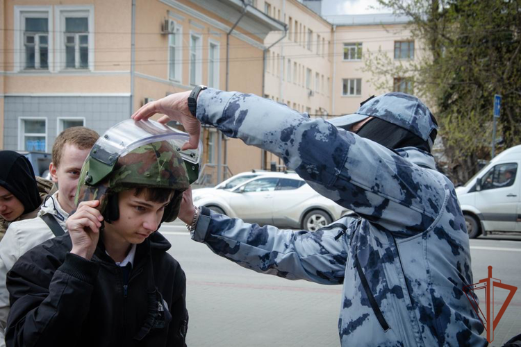 Росгвардейцы приняли участие в акции «День призывника» в Пензе (видео)