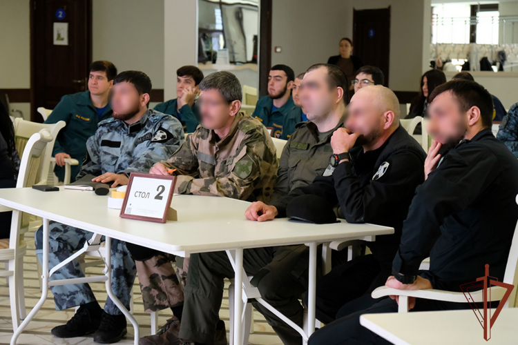 Представители Росгвардии стали победителями тематической интеллектуальной игры в Дагестане