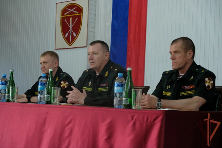 Личному составу махачкалинского соединения Росгвардии представлен новый командир