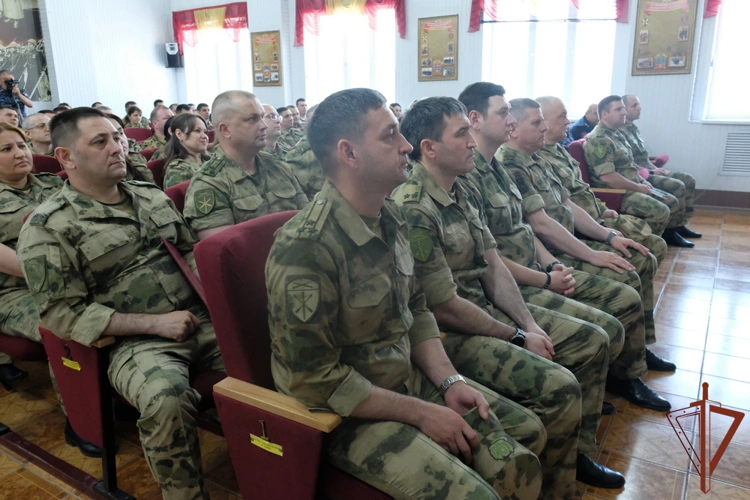 Личному составу махачкалинского соединения Росгвардии представлен новый командир