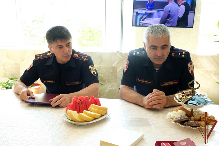 В Дагестане передали государственную награду родным погибшего росгвардейца