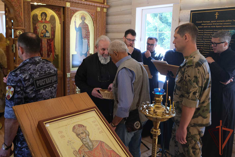 Храм в честь небесного покровителя Росгвардии — святого равноапостольного великого князя Владимира открыли в Орле