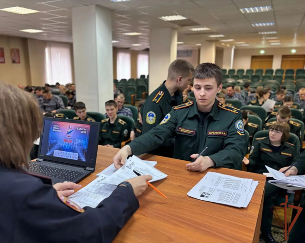 «Диктант Победы» написали росгвардейцы в Центральной России (видео)