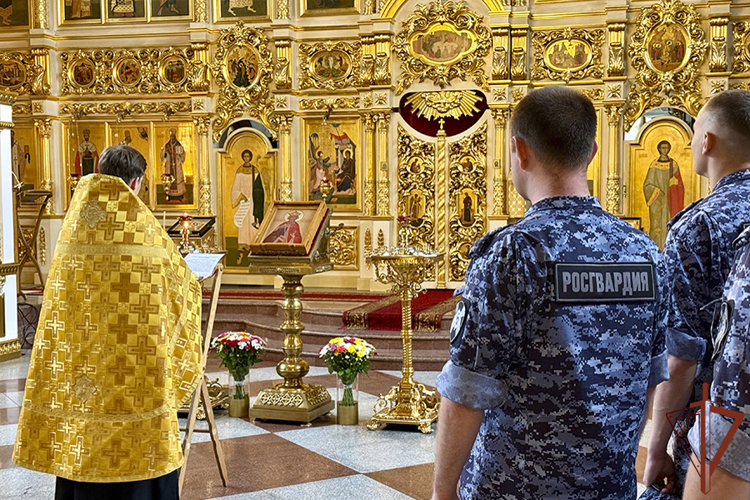 На Дальнем Востоке почтили память небесного покровителя Росгвардии — святого князя Владимира