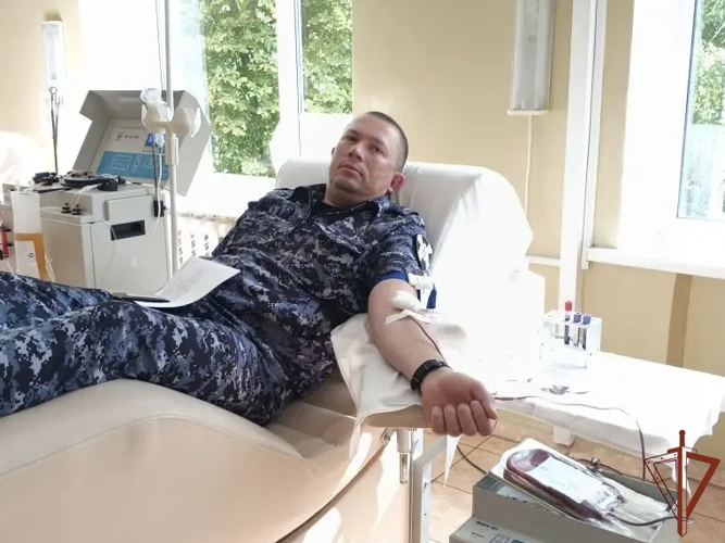 Белгородские росгвардейцы сдали 25 литров крови в рамках акции «От сердца к сердцу»