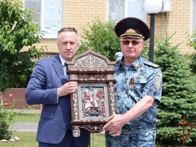 Командующий ОГВ(с) принял участие в церемонии передачи иконы «Георгия Победоносца»