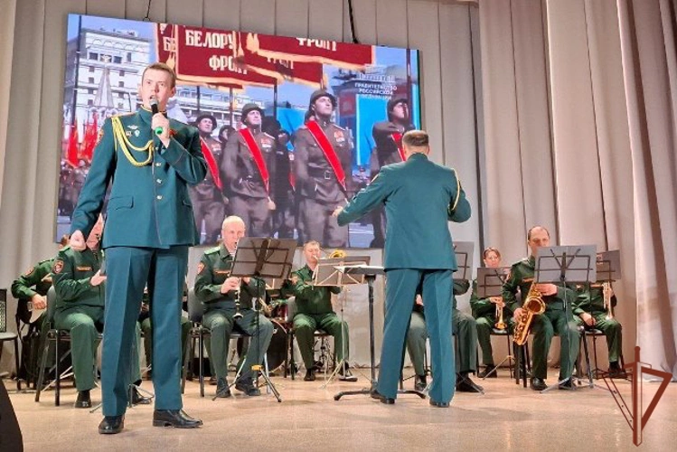 Военные оркестры Сибирского округа Росгвардии отметили профессиональный праздник концертными выступлениями