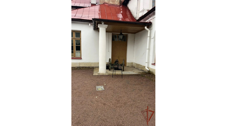 В Гатчине росгвардейцы задержали хулигана, проникшего на территорию дворца