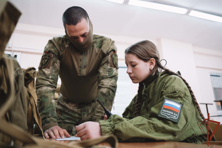 В Сибири росгвардейцы приняли участие в судействе военно-патриотической игры «Зарница 2.0»