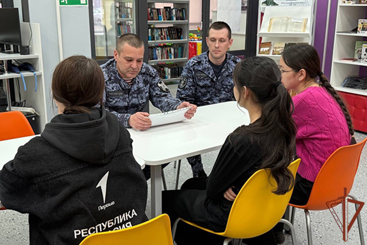 Приуроченные к юбилейным датам Росгвардии патриотические и профориентационные встречи прошли в Сибири
