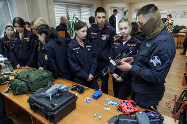 Приуроченные к юбилейным датам Росгвардии патриотические и профориентационные встречи прошли в Сибири