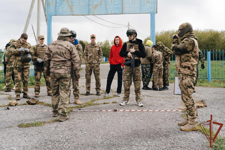 В Сибири росгвардейцы приняли участие в судействе военно-патриотической игры «Зарница 2.0»