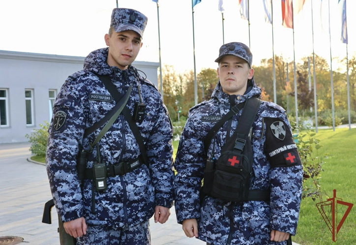 В Санкт-Петербурге военнослужащие и сотрудники Росгвардии обеспечили безопасность матча КХЛ