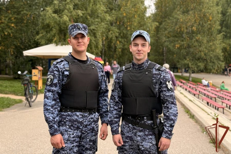 Росгвардейцы обеспечили безопасность мероприятий 105-й годовщины со дня образования Республики Коми