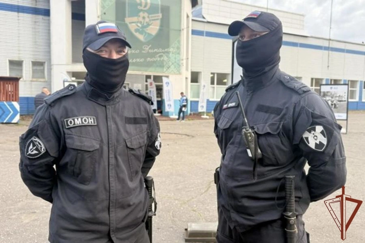 В Вологде росгвардейцы обеспечили безопасность футбольного матча