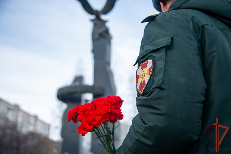На Урале росгвардейцы почтили память воинов-интернационалистов