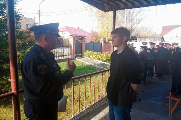 Росгвардейцы продолжают проводить патриотические мероприятия в регионах Центральной России