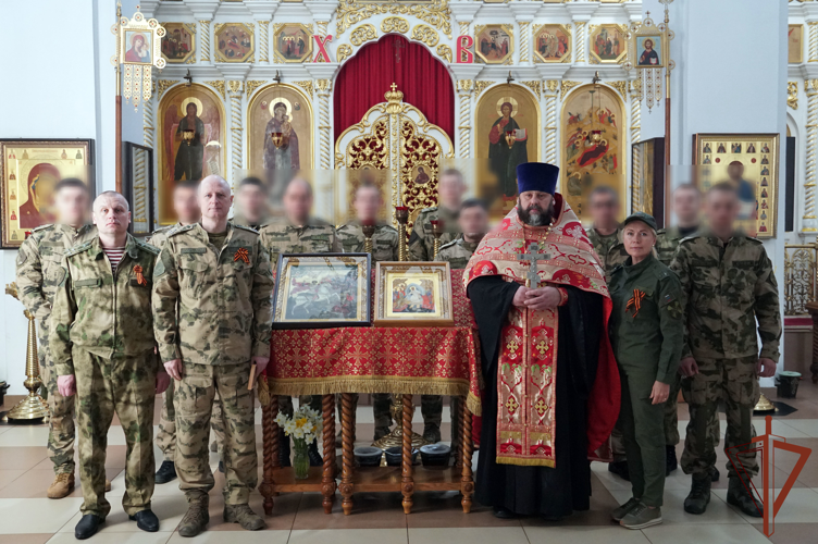 В Центральной России росгвардейцы приняли участие в праздничных мероприятиях, посвященных Дню великомученика Георгия Победоносца