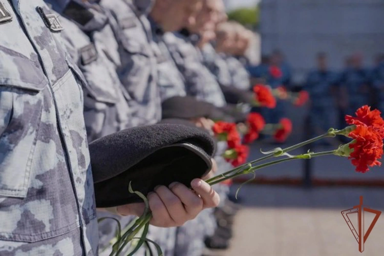 В Москве сотрудники ОМОН «Авангард» почтили память первого командира спецподразделения