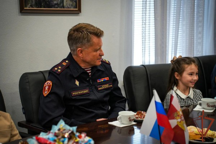 В Центральной России при участии росгвардейцев состоялись торжества ко Дню знаний (видео)