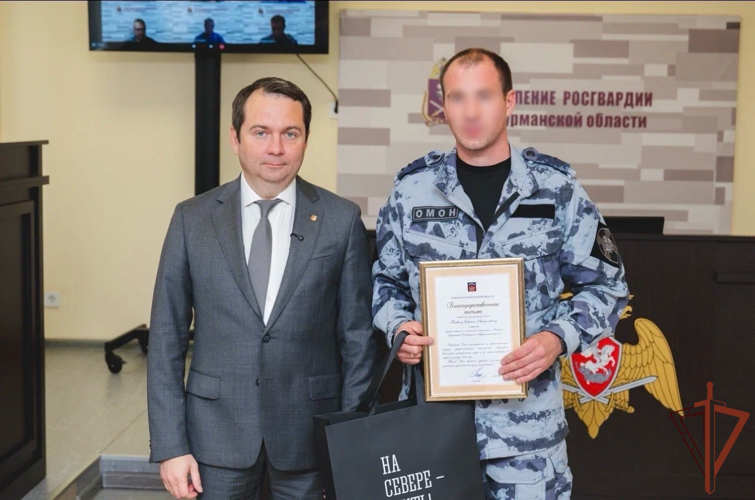 Губернатор Мурманской области вручил награды отличившимся росгвардейцам