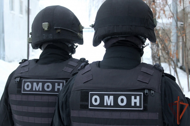 Подозреваемый в покушении на убийство в Новосибирской области задержан при силовой поддержке ОМОН Росгвардии