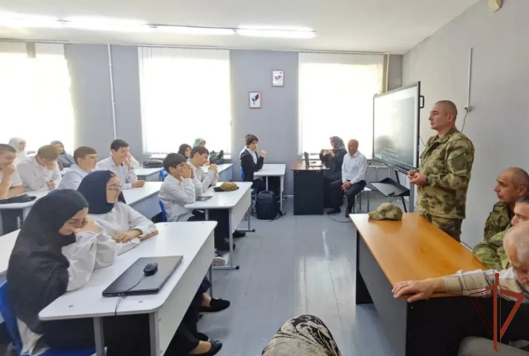 Военнослужащие ОГВ(с) провели патриотические мероприятия для подрастающего поколения на Северном Кавказе