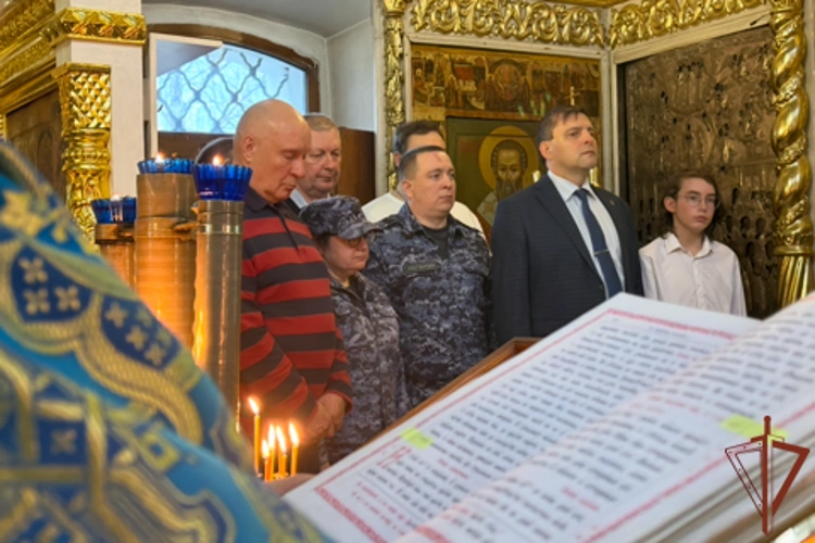 Росгвардейцы приняли участие в праздничном богослужении в Ярославле