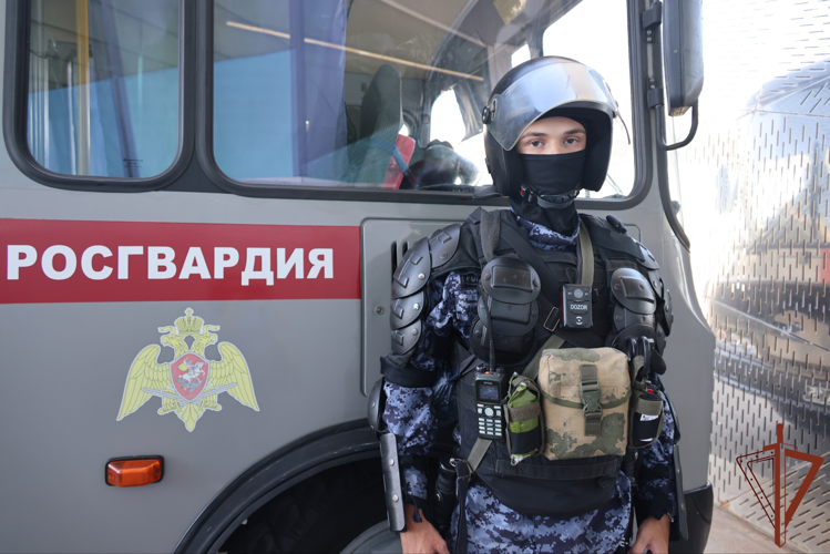 Сотрудники и военнослужащие Росгвардии обеспечили правопорядок при проведении матча РПЛ в Санкт-Петербурге